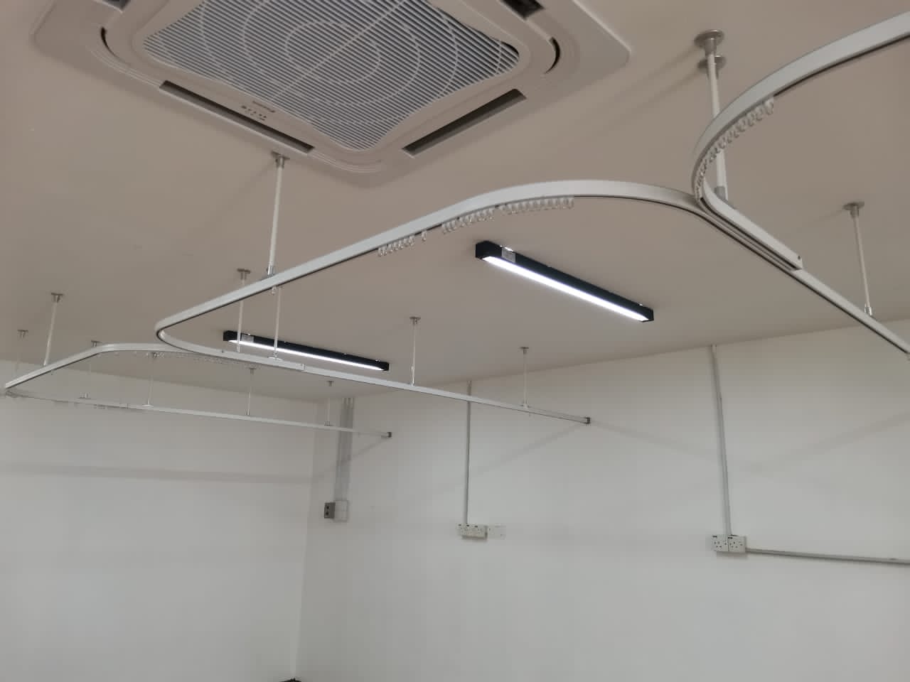 Hospital & Heavy duty tracks