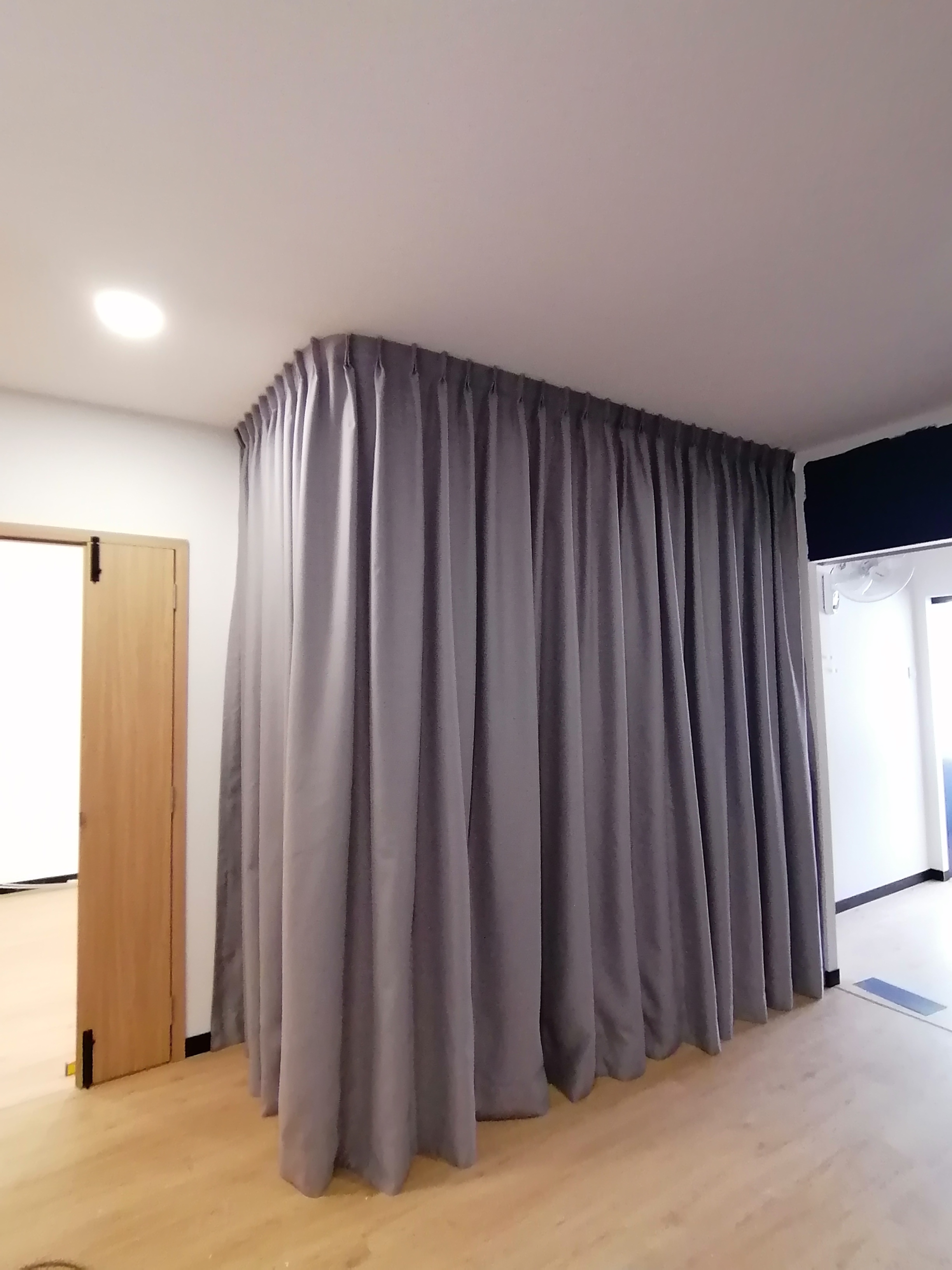 Hospital & Heavy duty tracks