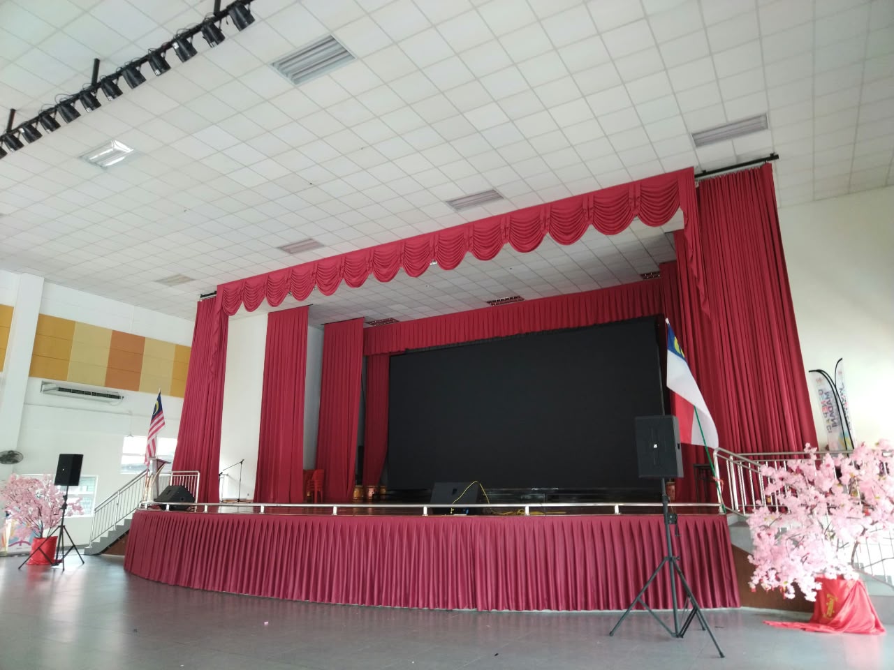AUDITORIUM STAGE