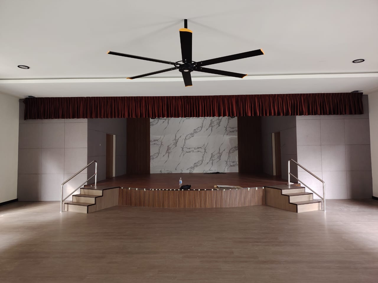 AUDITORIUM STAGE