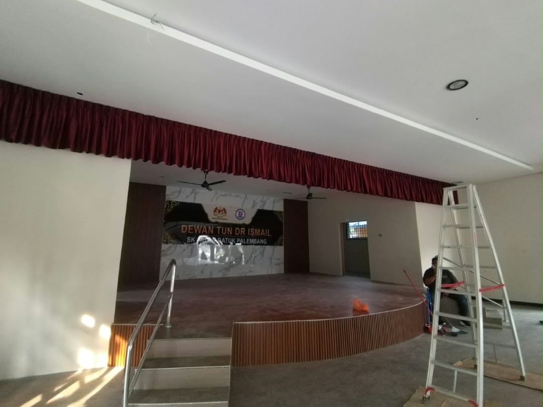 AUDITORIUM STAGE